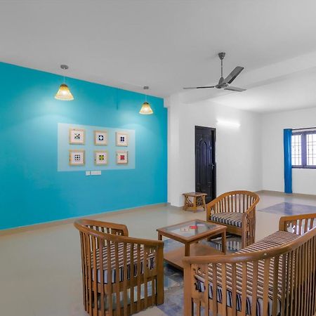 Oyo 79233 Hotel Hive Stays Kochi Eksteriør bilde