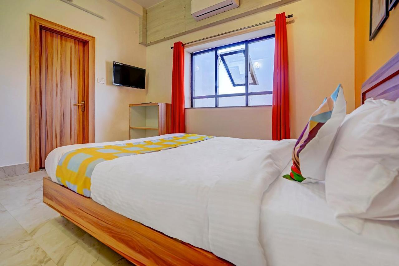 Oyo 79233 Hotel Hive Stays Kochi Eksteriør bilde
