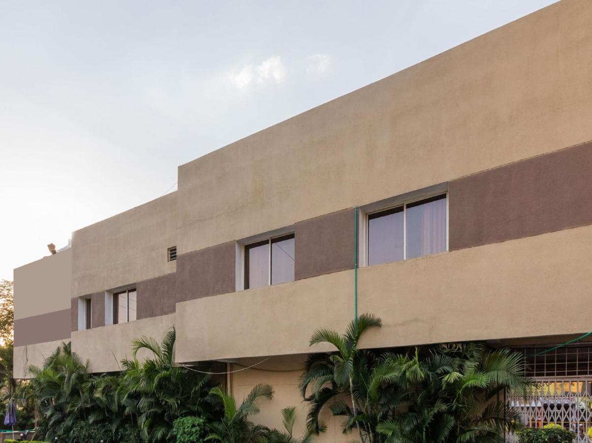 Oyo 79233 Hotel Hive Stays Kochi Eksteriør bilde